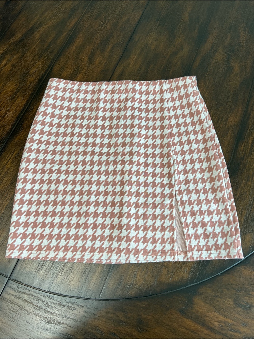 Fashion Nova Women’s Size Large Pink Houndstooth Skirt NWT Classic Preppy